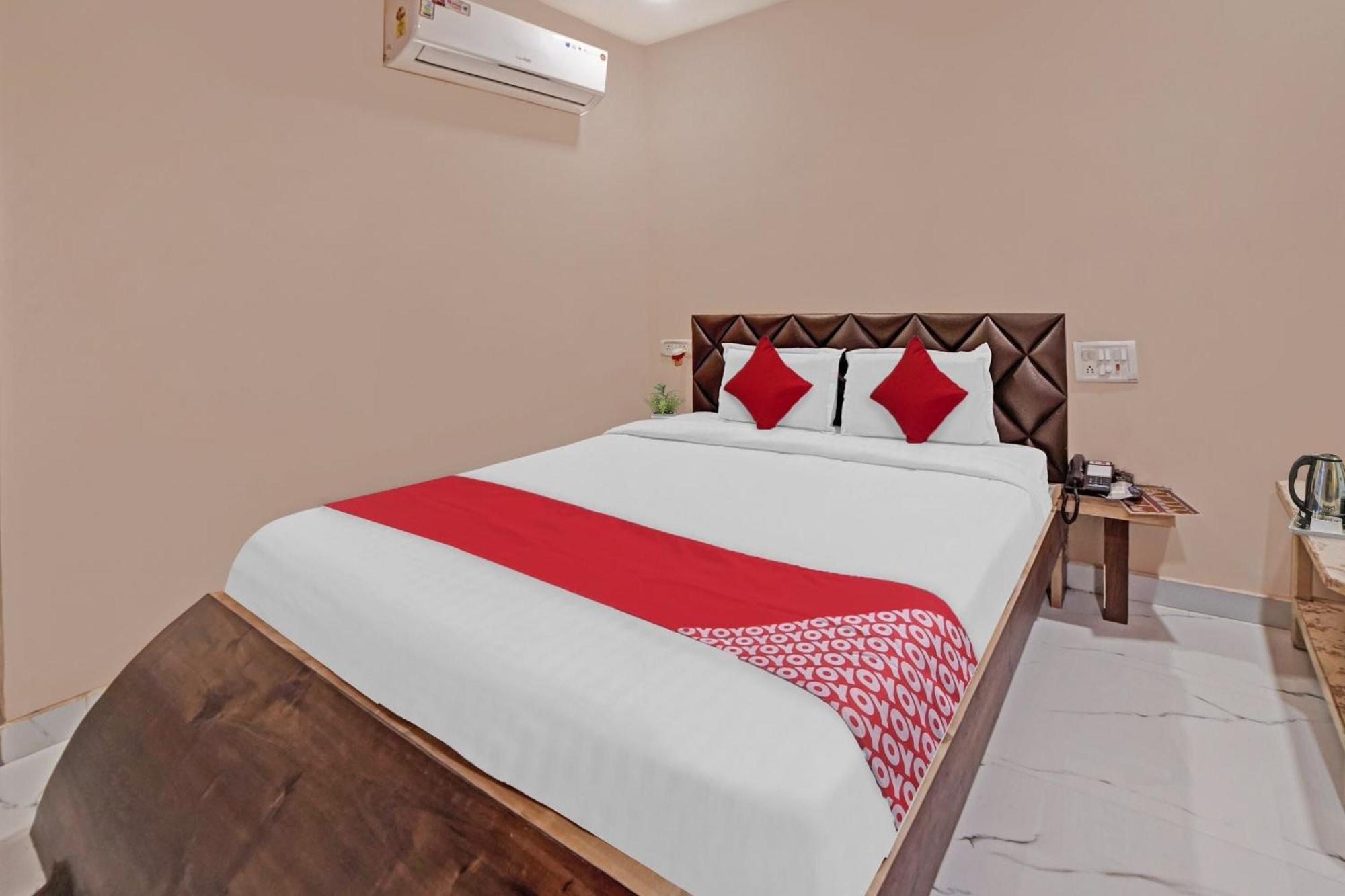 OYO 80612 Hotel Sandeep Rāipur Buitenkant foto