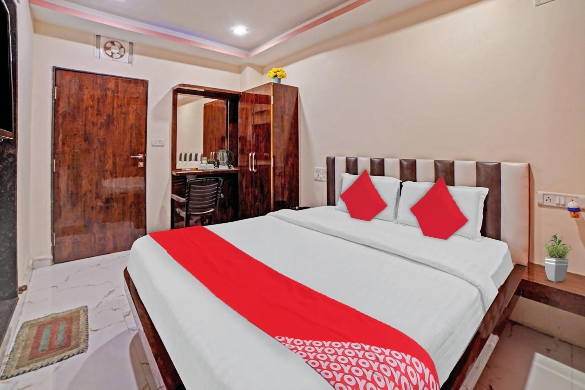 OYO 80612 Hotel Sandeep Rāipur Buitenkant foto