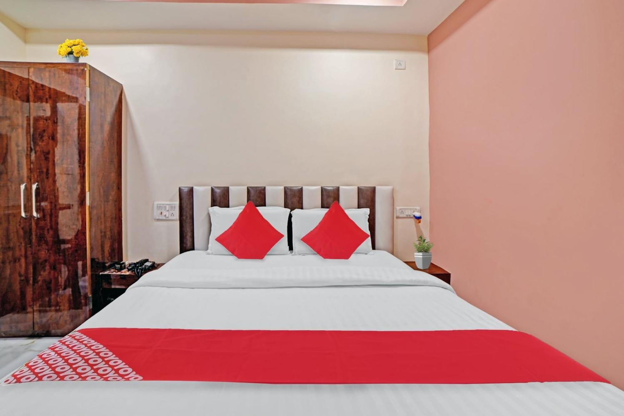 OYO 80612 Hotel Sandeep Rāipur Buitenkant foto