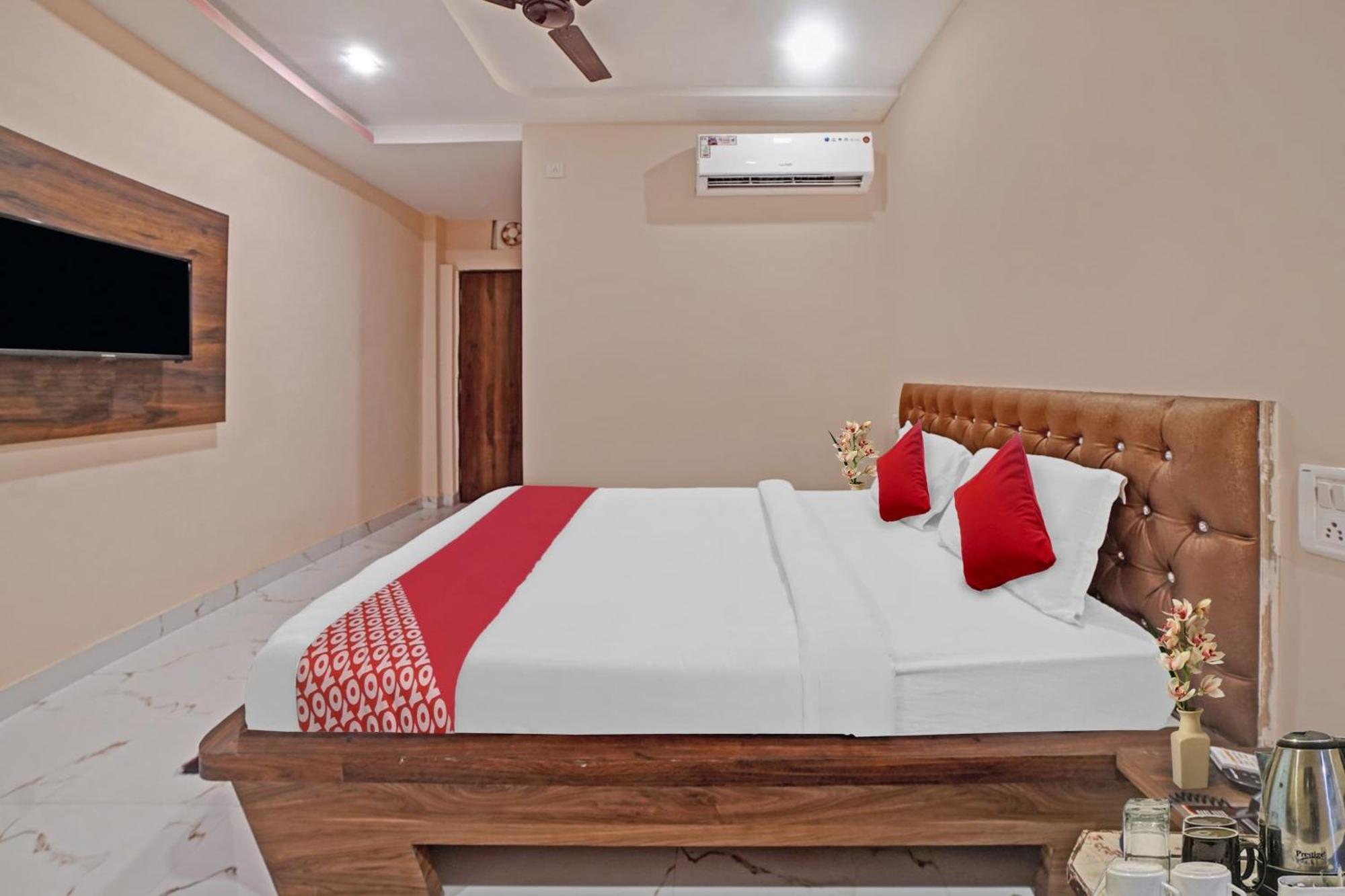 OYO 80612 Hotel Sandeep Rāipur Buitenkant foto